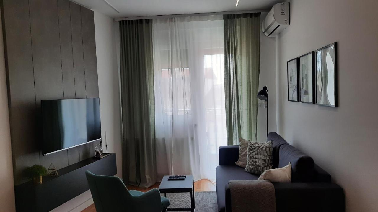 Nina Studio Apartment Bijeljina Buitenkant foto