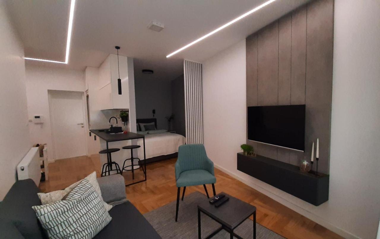 Nina Studio Apartment Bijeljina Buitenkant foto